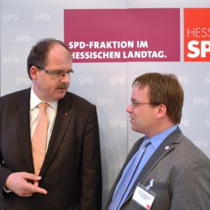 Timon Gremmels ruft mit dem DGB-Vorsitzenden Hessen-Thüringen, Stefan Körzell, zur Teilnahme an den Kundgebungen zum 1. Mai auf.